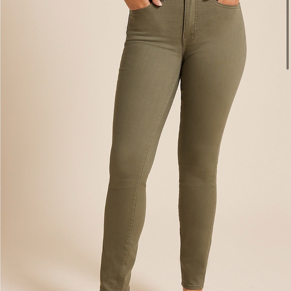 NWT Maurices Olive Skinny Denim Flex Jeggings 22W Short